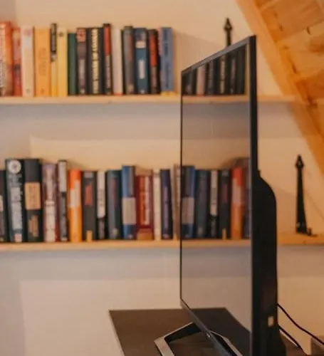 Nyaktekercs Wood - Hot Tub